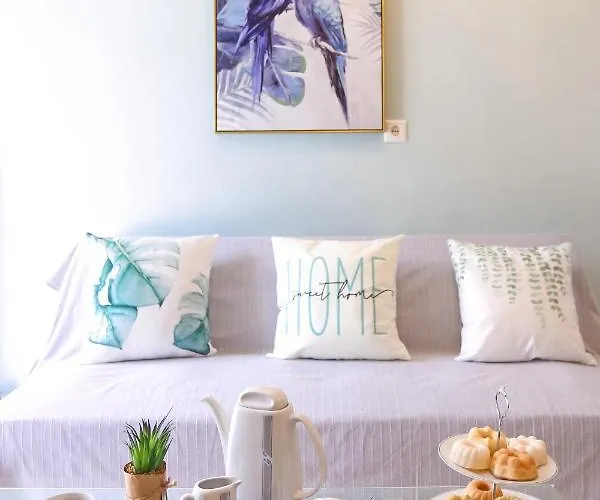 Cozy A Few Steps From The