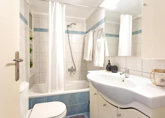 Cozy A Few Steps From The * Herszonisszosz