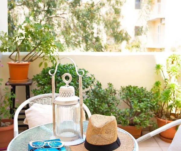 Cozy A Few Steps From The * Hersonissos (Crete)