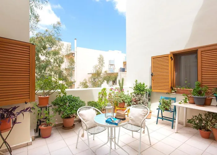 Cozy A Few Steps From The