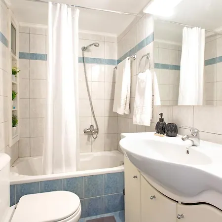 Cozy A Few Steps From The * Hersonissos (Crete)