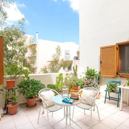 Cozy A Few Steps From The