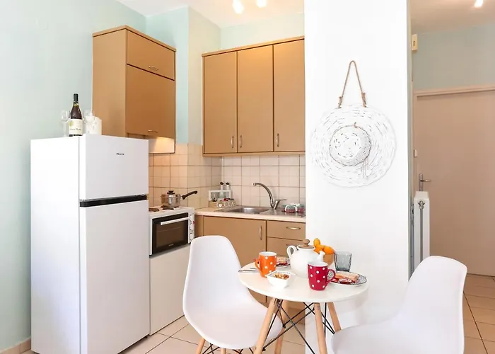 Cozy A Few Steps From The